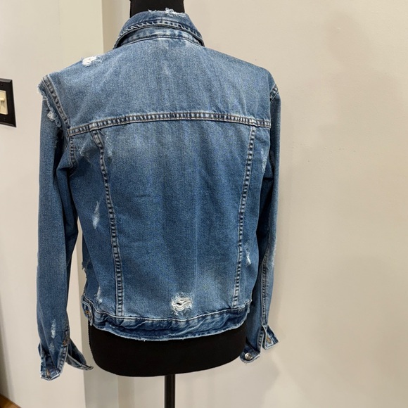 Zara Trafaluc Denimwear Size L Distressed Jean Jacket Blogger Favorite Classic - Picture 5 of 7